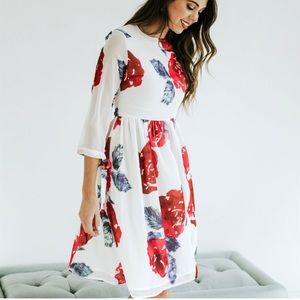 Floral Dress Size Medium (Runs Small) 💕